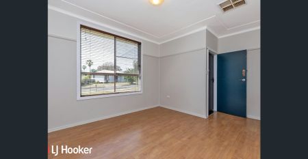 Charming & Comfortable 2-Bedroom Home! - Photo 5