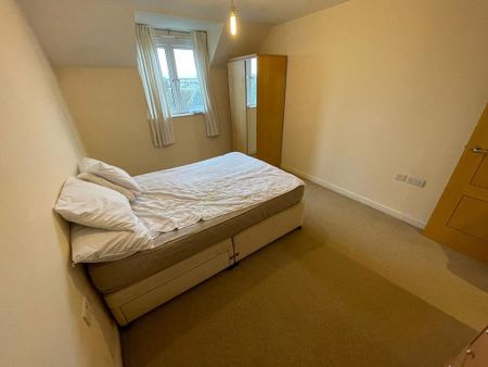 1 bedroom in a house share to rent - Photo 2