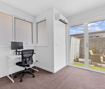 2/16 Grange Road, Carnegie VIC 3163 - Apartment For Rent | Domain - Photo 2
