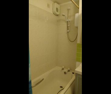 2 Bed Flat, Middlesex Gardens Glasgow, G41 - Photo 1