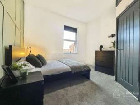 Town centre shared house! Room 7 - Photo 5