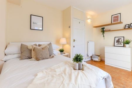 Room in a Shared Flat, Westferry Road, E14 - Photo 3