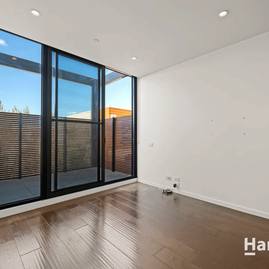 Pinnacle location, premium lifestyle - Photo 1