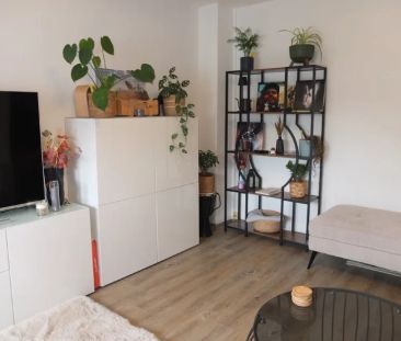 Sehr gemütliche und ruhige 2-Zimmer-Wohnung im DG mit Einbauküche u... - Photo 3