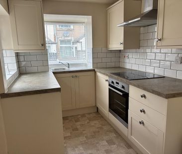 2 bedroom terraced house to rent - Photo 2