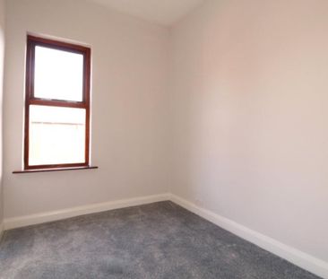 4 bedroom terraced house to rent - Photo 2