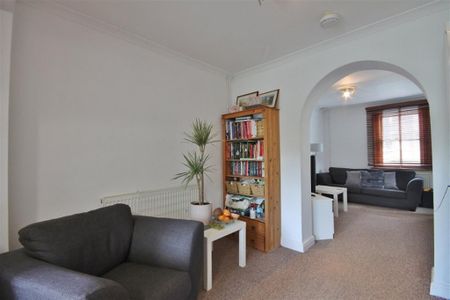 2 bedroom semi-detached house to rent - Photo 3