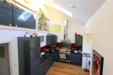 2 bedroom maisonette to rent - Photo 5