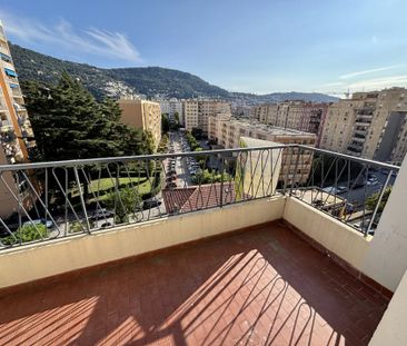 Location – Bel appartement 3 pièces proche de l’hôpital Pasteur - Photo 2