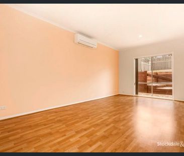 16 Gresswell Park Drive, Watsonia, Vic 3087 - Photo 2