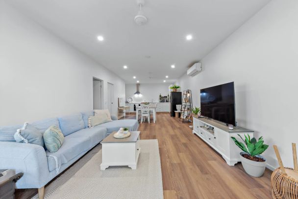 Huge 2 Bedroom Unit...Electricity Included! Fantastic Location! - Photo 1