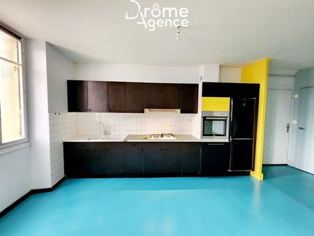 Location Appartement 5 pièces 116m² ST MARCEL LES VALENCE 26320 - Photo 3