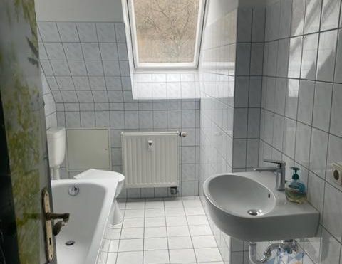 HEIMKOMMEN & WOHLFÜHLEN - Frisch renovierte 2-R-Whg in Meißen zu vermieten - Photo 1