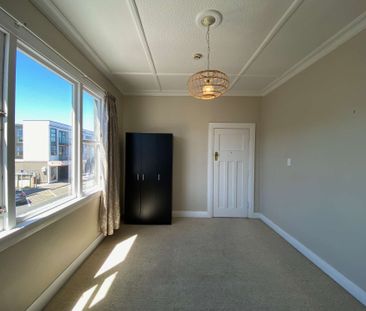 2 Bedrooms Petone - Photo 2