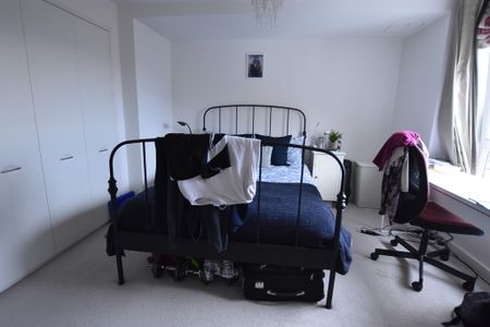 2 Bedroom Flat - Photo 3