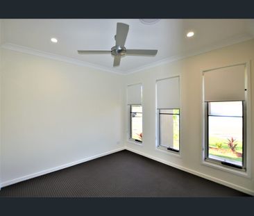 6 Rufous Circuit, Pallara, Qld 4110 - Photo 2