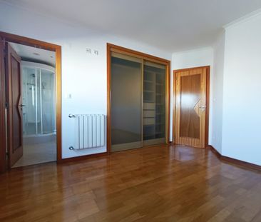 Apartamento T3 com Terraço Privativo para Arrendamento em Nova Queijas - Photo 6