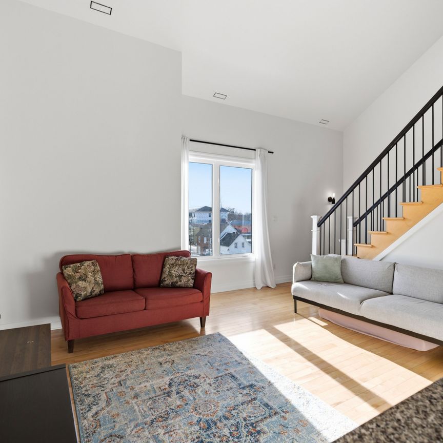 For Lease - 28 Meach Private, Stittsville - Munster - Richmond, Ontario - Photo 1