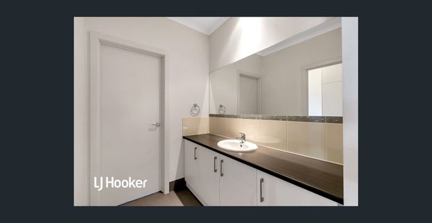 Family Home! - Photo 1