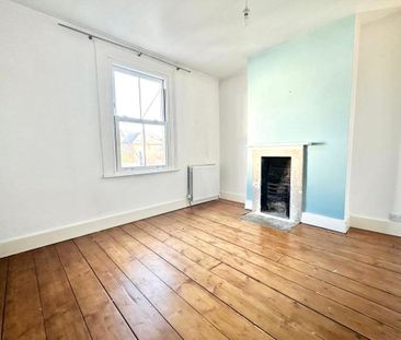 Hounslow Road, Hanworth, Middlesex, TW13 6QH - Photo 2