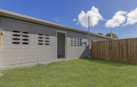 2/6 Hodel Street, Rosslea QLD 4812 - House For Rent - $385 | Domain - Photo 3