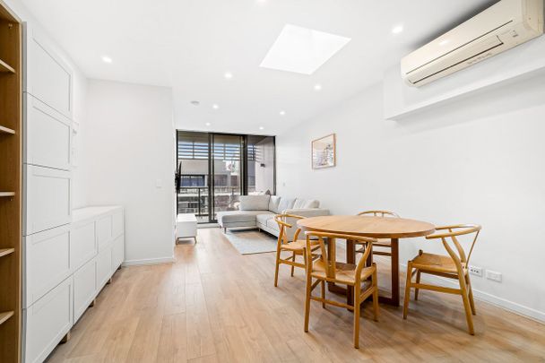 Brilliant Furnished Rise Apartment With Parking - Photo 1
