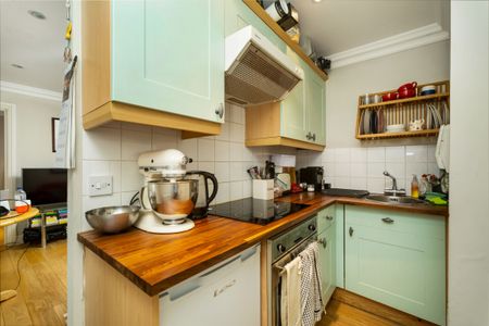 Bishops Road, London, SW6 - Photo 2