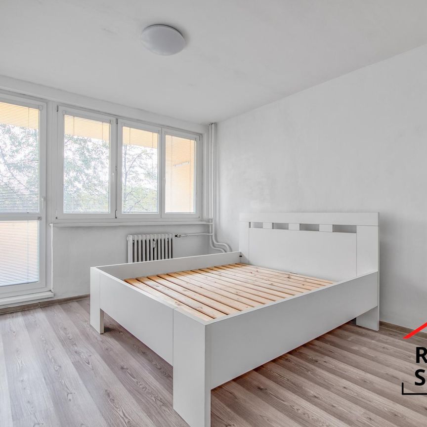 Pronájem bytu 1+1 33 m² - Photo 1