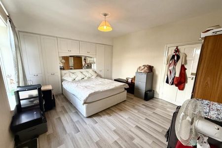 3 Bedroom Terraced To Let - Photo 5