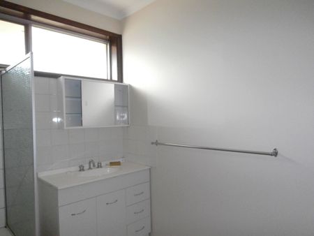 Less Than 5 Minute Walking Distance To Station And Shops - Photo 4