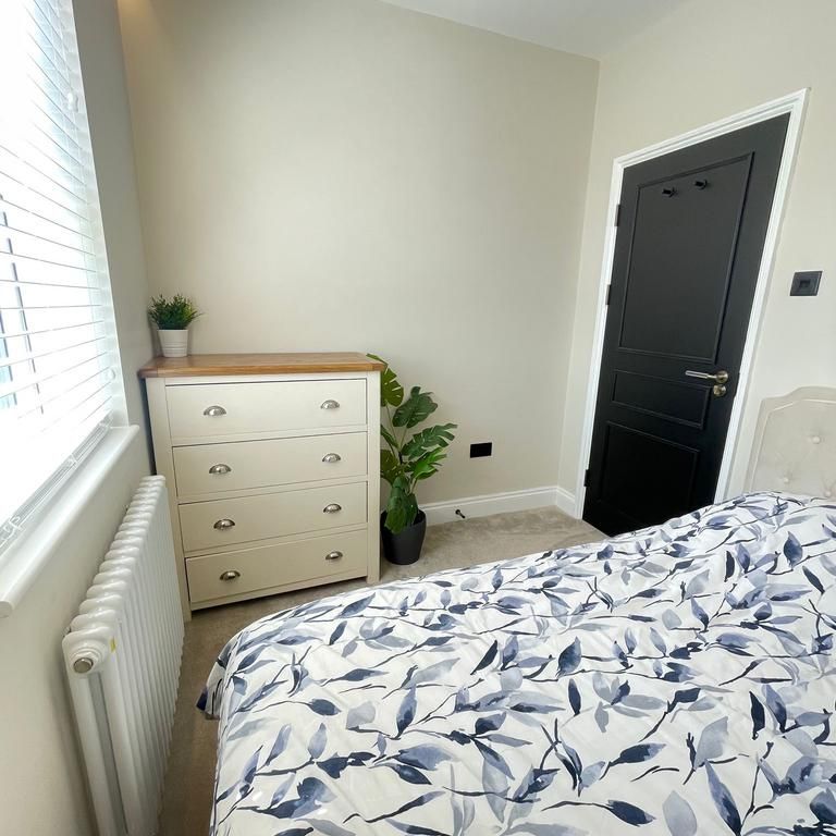 1 bedroom in a house share to rent - Photo 1