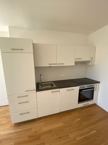 Wien – 1220 – ab 01.03.2025 – Südseitige sonnige Dachgeschoßwohnung mit 2 Terrassen - Photo 2