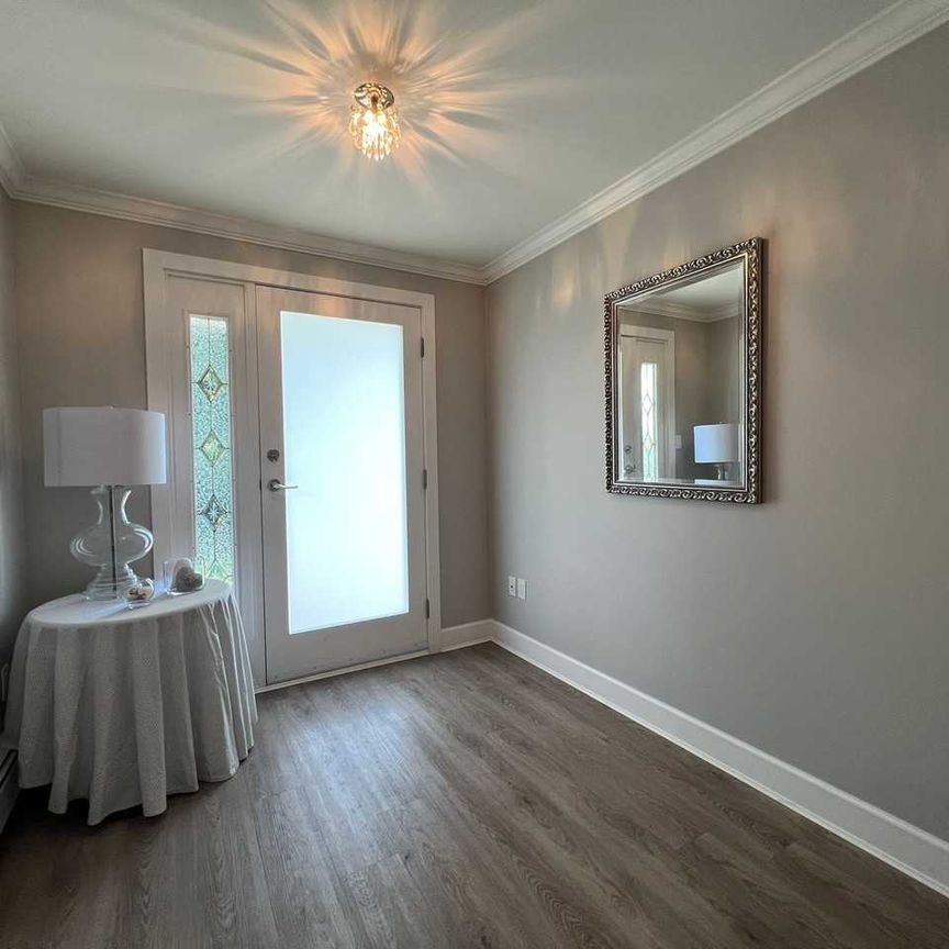 575 East Queens Road apartment — North Vancouver, BC (1-Bedroom) - 1 Bedroom - Photo 1