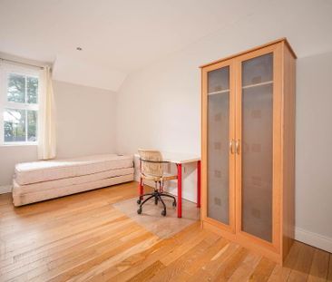 Apartment 3 Lily Court 14a Deramore Park South, Belfast, BT9 5JY - Photo 5