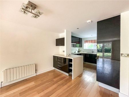 3 bedroom townhouse to rent - Photo 4