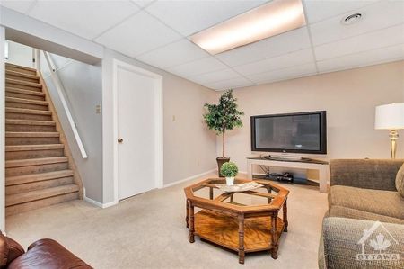 For Lease - 2036 KINGS GROVE Crescent, Beacon Hill North - South and Area, Ontario - Photo 4