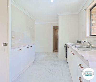 Neat and Tidy Home in the heart of Jimboomba - Photo 3