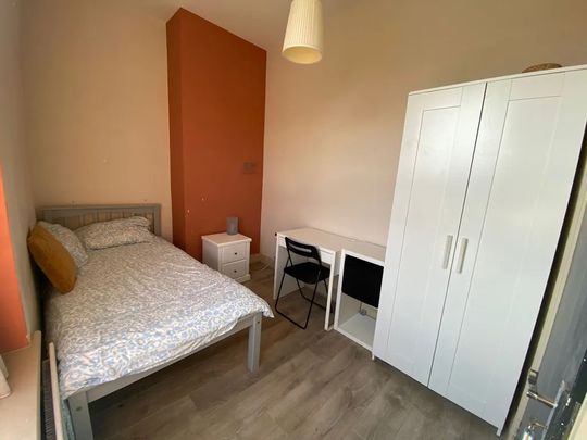 Royal Canal Terrace, Dublin - Photo 1