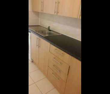 Studio Flat, Mitcham Road, CR0 - Photo 1