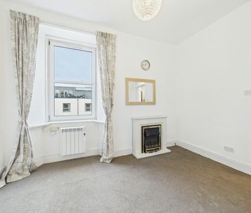 Flat to rent on - Photo 6