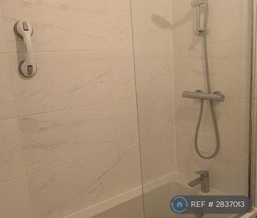 1 bedroom in a house share to rent - Photo 6