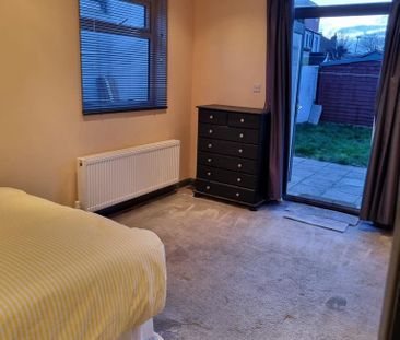 1 bedroom in a house share to rent - Photo 5
