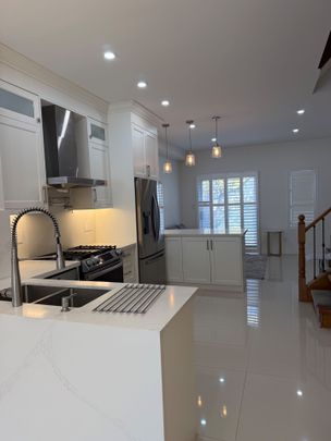 For Lease - 5 English Garden Way, Toronto, Ontario - Photo 1