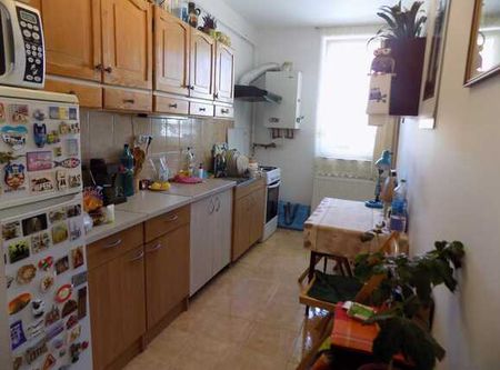 Apartament cu o camera, decomandat, 45 mp, parcare, zona strazii Eroilor! - Fotografie 2