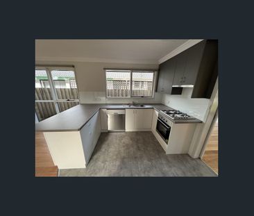 Renovated Beauty In Fabulous Location - Photo 5