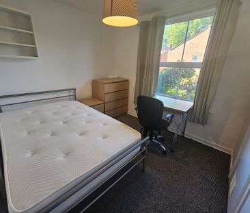 3 Bed Student Accommodation - Photo 2