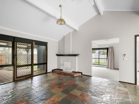 Charming Family Home in Convenient Mewlton West Location - Photo 1