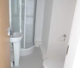 2 bedroom property to rent in Manchester - Photo 3