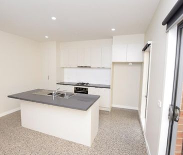 2/17 Greenville Street, Mooroolbark - Photo 3