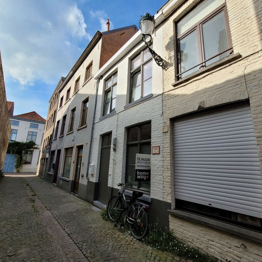 Charmante 2 slaapkamer woning in het hartje van Brugge - Foto 1